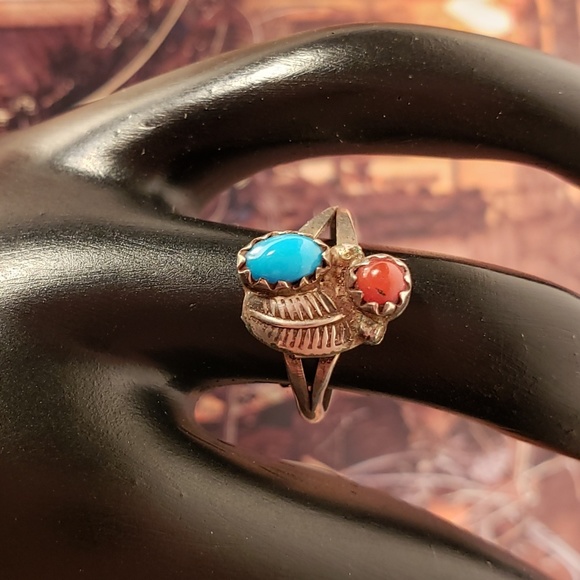 Vintage 1970s Turquoise Coral Sterling Silver Ring - Picture 3 of 6